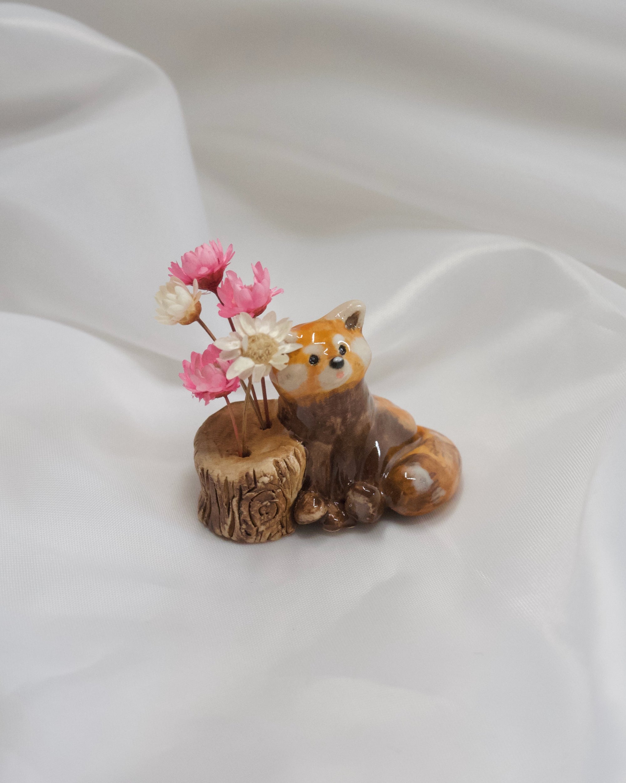 Red Panda Dried Flower Totem