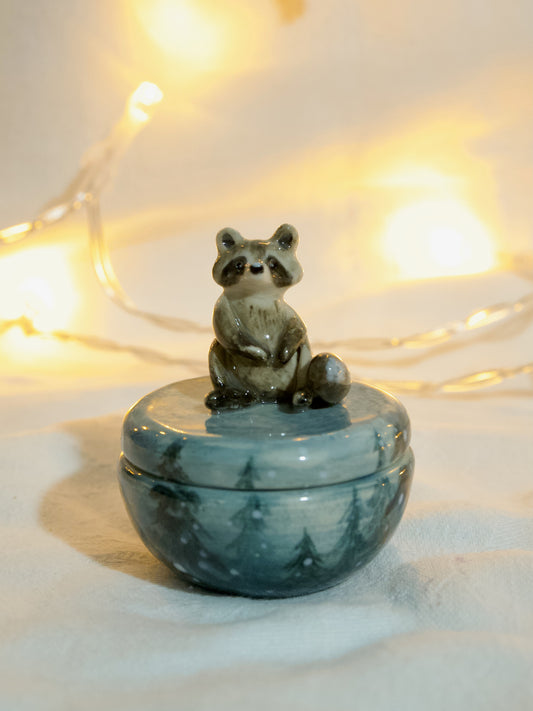 Small Raccoon Forest Pot