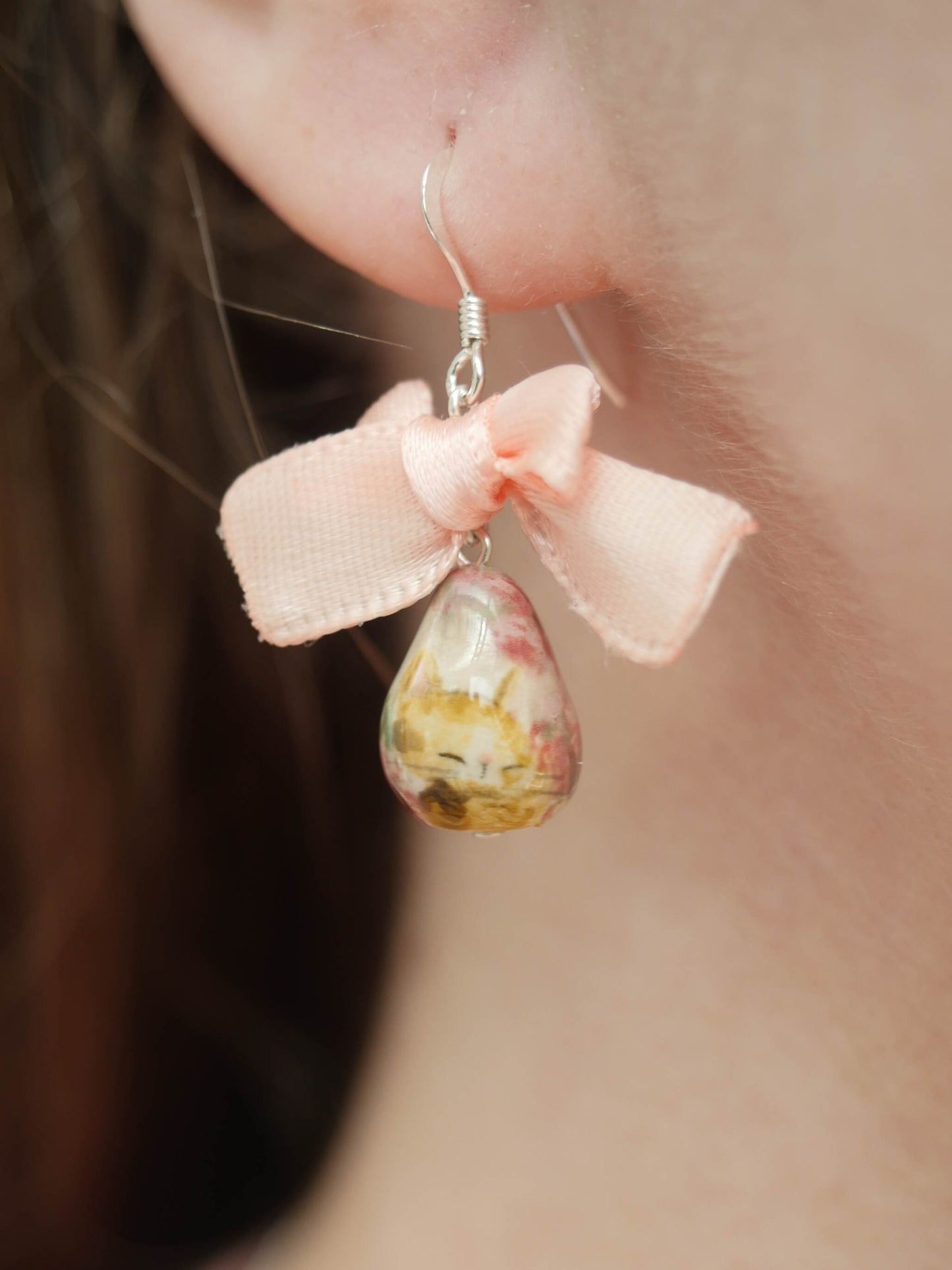 Cat Blossom Egg Bow Earrings