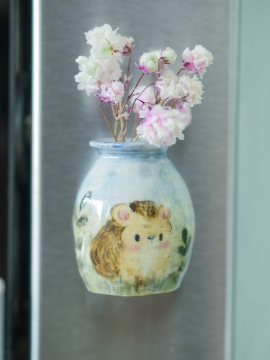 Magnet: Mini Hedgehog Vase