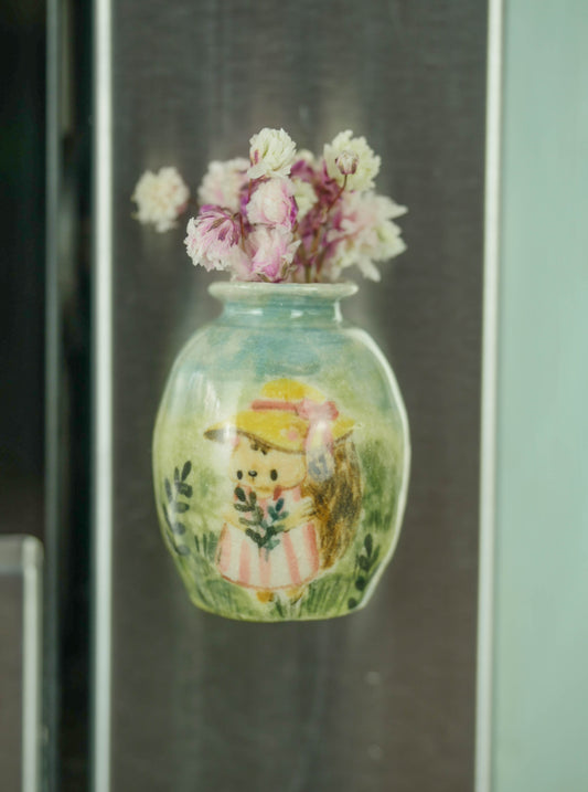 Magnet: Mini Summer Hedgie Vase