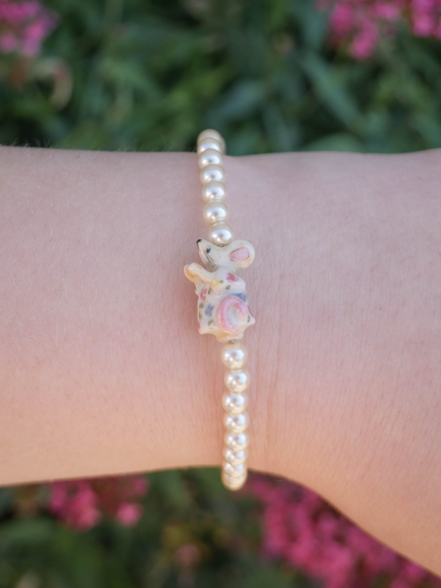 Floral Mouse Pearl Bracelet