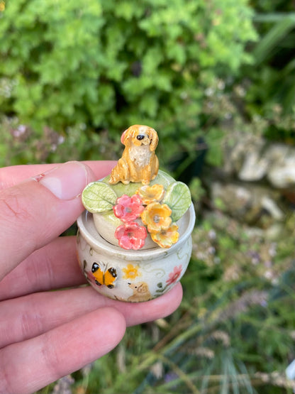 Tiny Spaniel Dog Pot